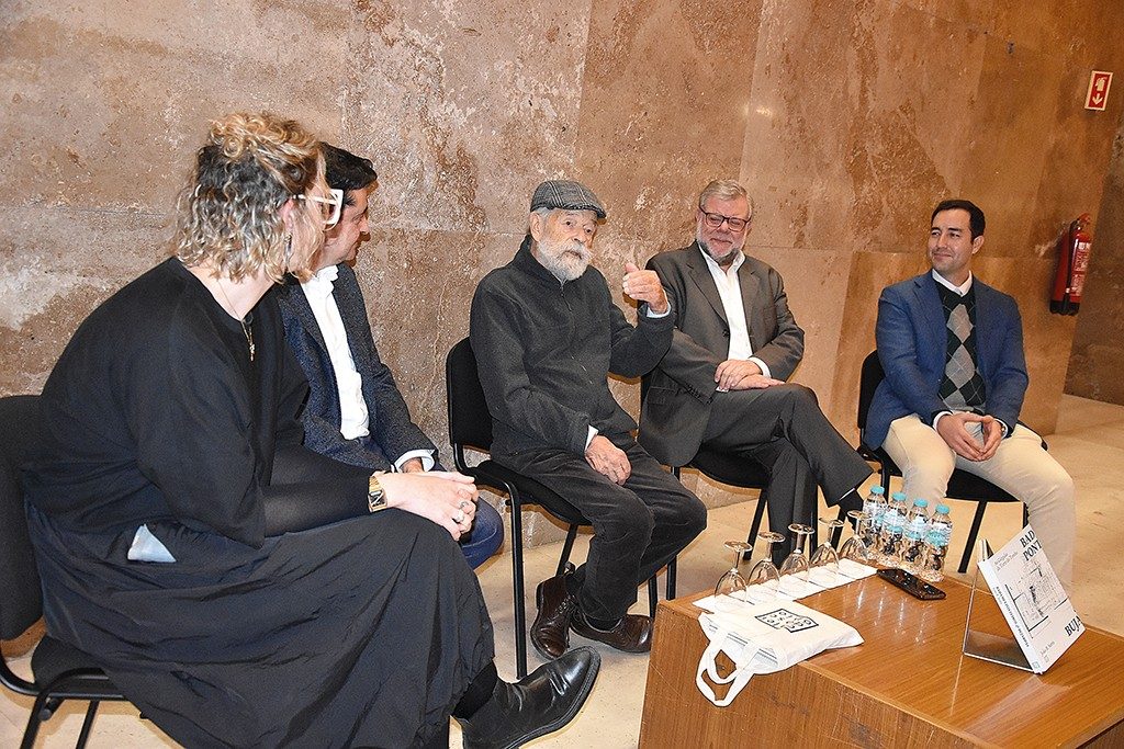 Livro póstumo de João B. Serra sobre Gárgulas foi lançado na Torre do Tombo