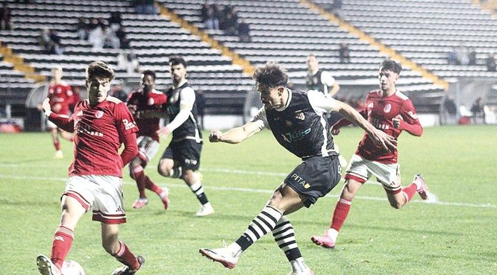 Golo madrugador complicou um jogo em que faltou sorte