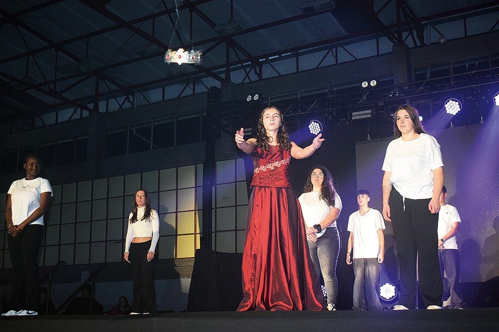 Festa da ETEO foi patrocinada pela rainha D. Leonor “influencer”