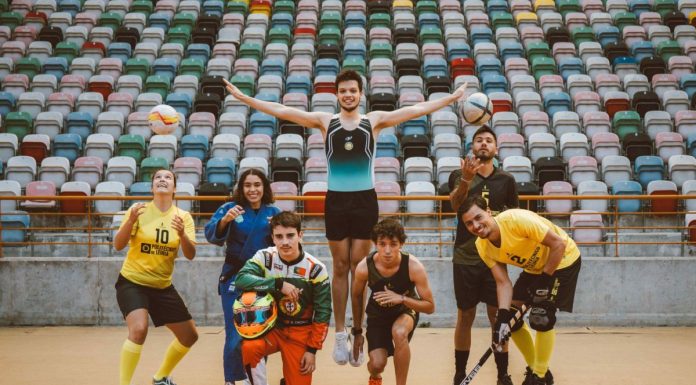 Politécnico de Leiria torna-se membro da Associação Europeia do Desporto Universitário Grupo de jovens atletas em pose divertida.