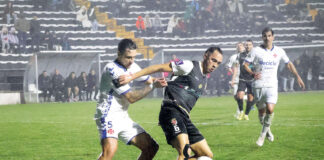 Futebol: Líder reaviva ferida que não está fácil de sarar