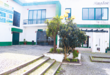 Pessoa com mobilidade reduzida obrigada a urinar para balde