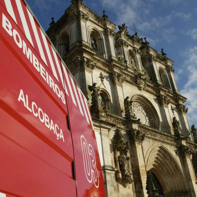 Intoxicação com origem em gerador afeta nove pessoas, cinco em estado grave em Alcobaça