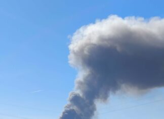 Cerca de dez pessoas têm de abandonar as casas devido a incêndio na Usseira