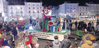 Carnaval afetado pelo mau tempo vai sair à rua no Oeste