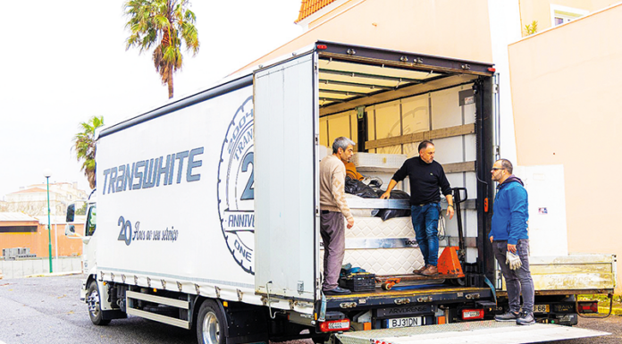 Empresas caldenses doam equipamento a vítimas da intempérie