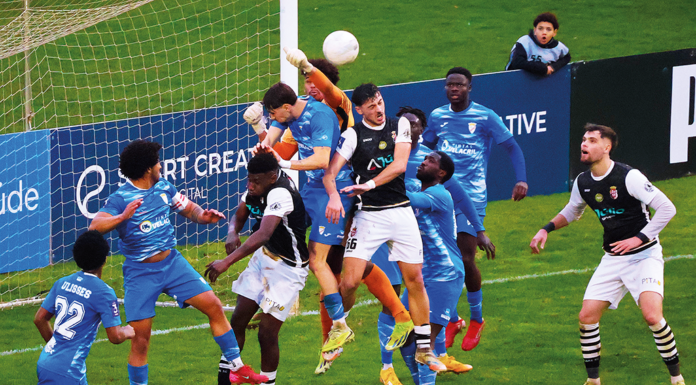 Golaço de Farinha dá vitória no último lance da partida