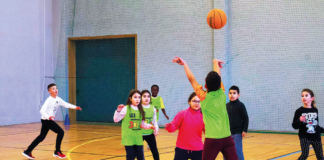 Aluna da Bordalo Pinheiro leva mini-basket a crianças do 1.º ciclo
