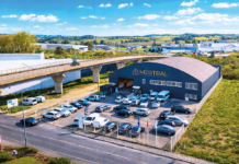 Mistral celebra dez anos com investimento em “casa” nova