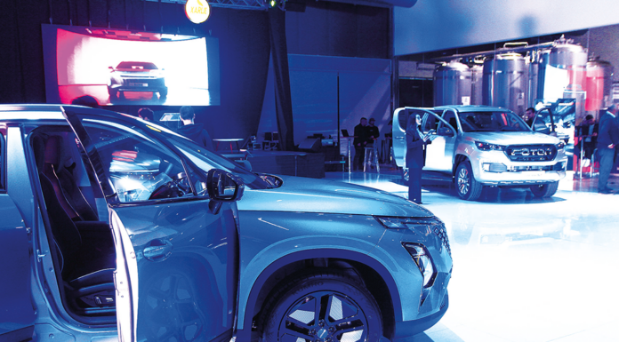 Mercado automóvel cresce e os portugueses preferem os híbridos