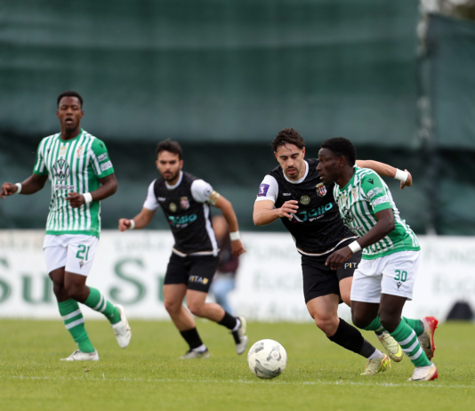 Caldas volta a sorrir fora de casa com golo de penálti