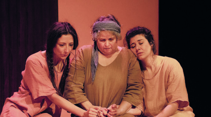 Teatro Última semana de “Árvore que sangra” de Angus Cerini no CCC