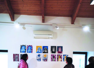 Alunos de ilustração expõem no Posto de Turismo