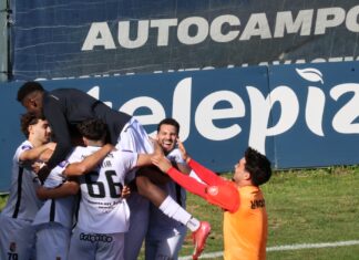 Caldas vira na Amora nos descontos e fica a um ponto da manutenção