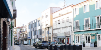 Santos Populares fecham rua no centro das Caldas