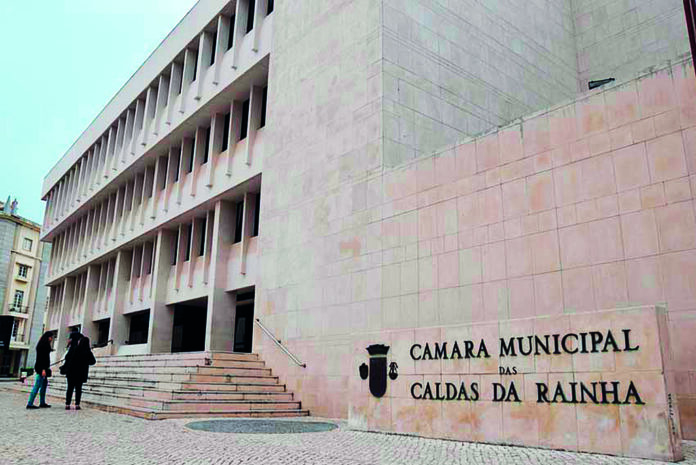 A estrutura caldense fala dos “sucessivos aumentos do número de trabalhadores ao serviço da Câmara”