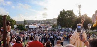 Alcobaça estreou a sua nova marcha no São Bernardo