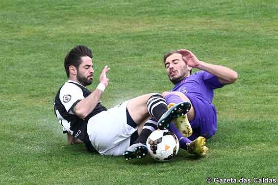 O Caldas não perde, o Peniche não ganha