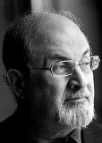 Escritor Salman Rushdie em Óbidos durante o Folio