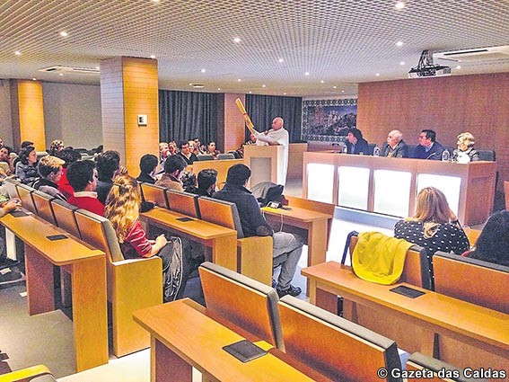 Jovens socialistas e comunistas falharam Assembleia Municipal Jovem