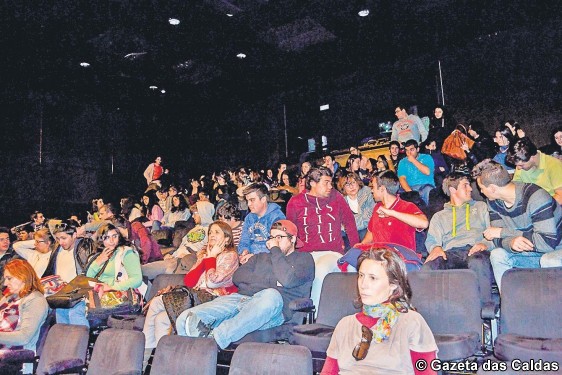 “Pára-me de repente o pensamento” e a realidade do Hospital Conde Ferreira