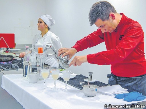 Festival de Cocktails do Oeste testou criatividade de profissionais e aprendizes de bar