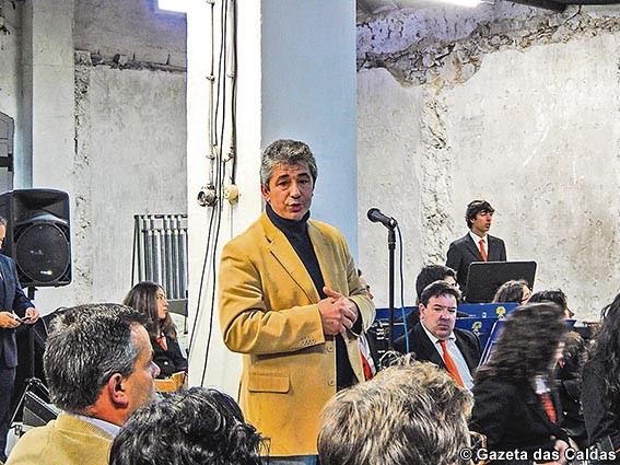 Réplica da cruz entregue ao Papa Francisco oferecida à Capela de A-da-Gorda