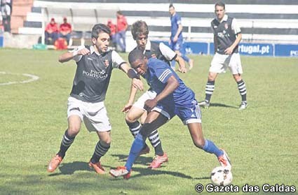 Caldas vence jogo louco com o Sernache