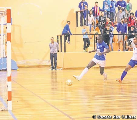 Olho Marinho vence e chega-se ao primeiro