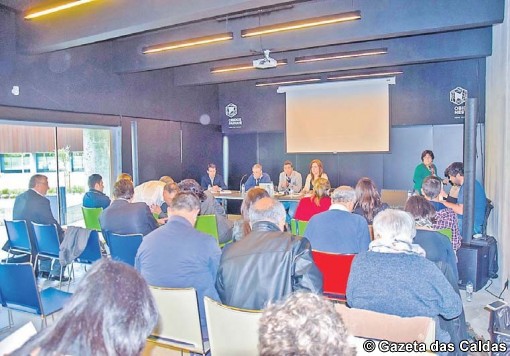 Maioria PSD viabiliza contas da Câmara de Óbidos “menos negativas” em 2015