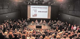 “Em Democracia não pode haver poderes sem controlo”, diz António José Seguro