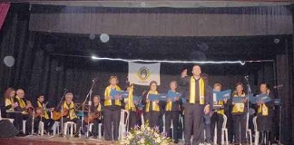 Coro da Universidade senior de Alfeizerão fez a sua primeira apresentação