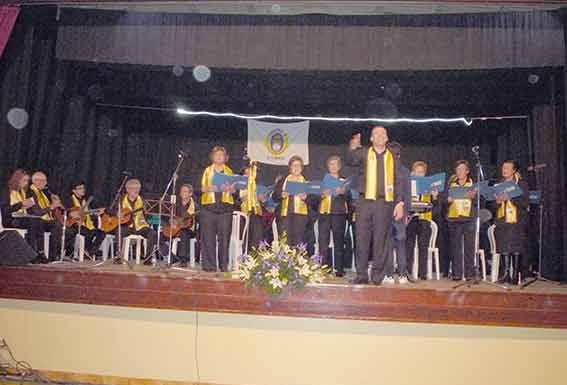 Coro da Universidade senior de Alfeizerão fez a sua primeira apresentação