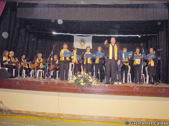 Coro da Universidade senior de Alfeizerão fez a sua primeira apresentação